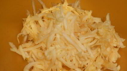 пирог ореховый с яблоками