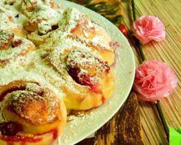 Пирог Розочки с клюквой