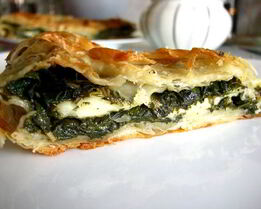 Пирог со щавелем и крапивой