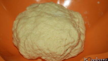 пироги с говядиной, сыром и пекинской капустой