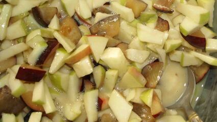 сливовый пирог с яблоками