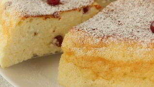 Творожный пирог с клюквой в мультиварке