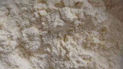 яблочно-банановый пирог на сметане со штрейзелем