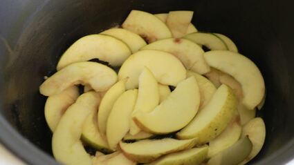 яблочный пирог-перевертыш в мультиварке