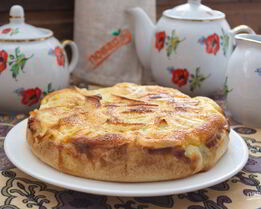 Яблочный пирог с вкуснейшей заливкой