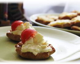 Карельские пирожки с картошкой и яичным соусом