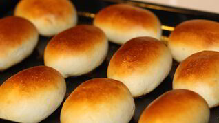 Печеные пирожки с курицей