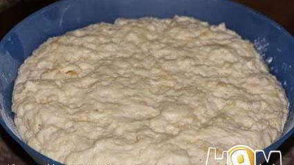 печеные пирожки с жареной капустой и яйцом