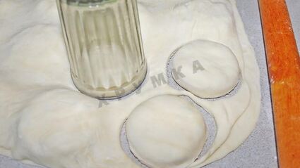 пирожки бомбочки с помидорами и сыром