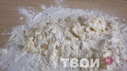 пирожки из песочного теста с клубникой