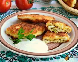 Пирожки из творожного теста с капустой и яйцом