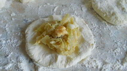 пирожки из творожного теста с капустой и яйцом