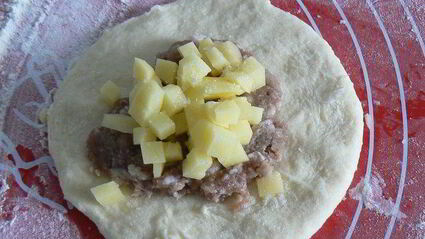 пирожки из творожного теста с мясом и картошкой