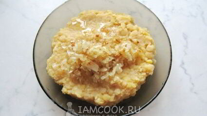 пирожки с горохом, жареные на сковороде