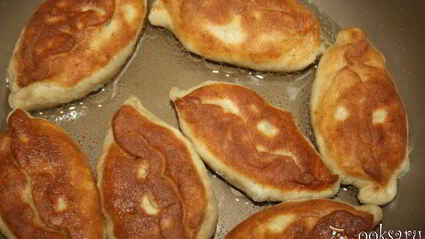 пирожки с капустой и сосисками