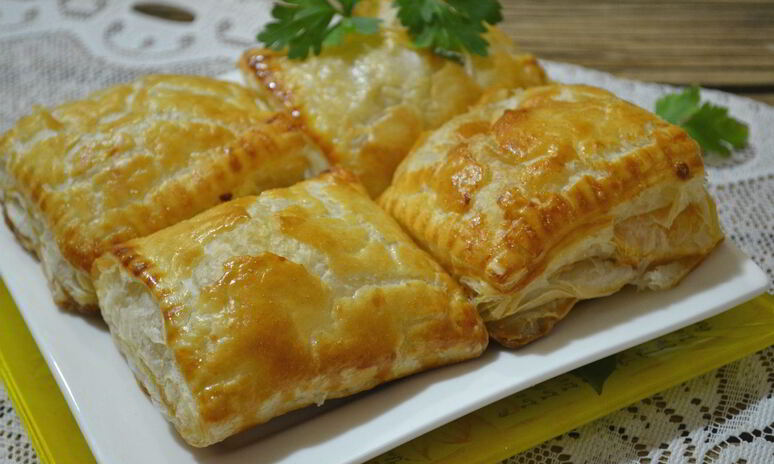 Рецепт пирожки с капустой из слоеного бездрожжевого теста