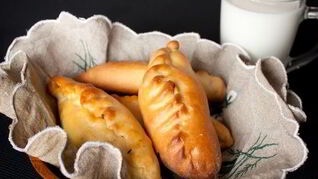 Пирожки с курицей и грибами