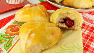 Пирожки с вишней духовые