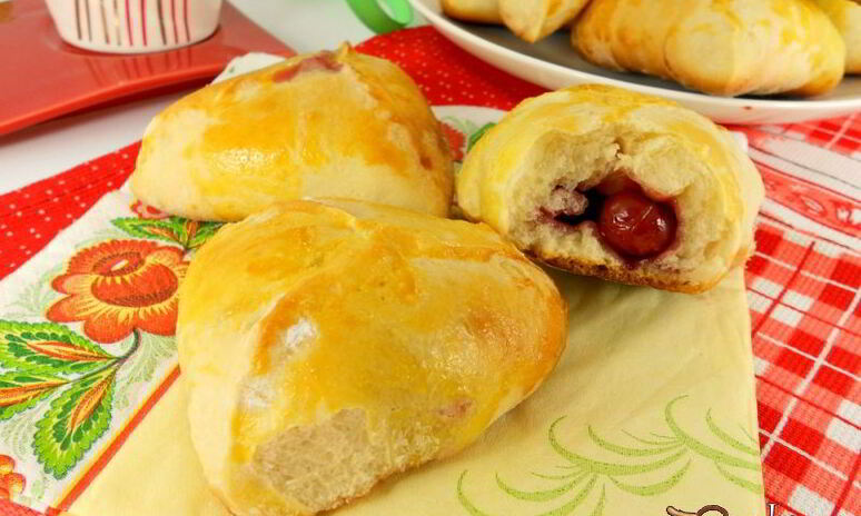 Рецепт пирожки с вишней духовые