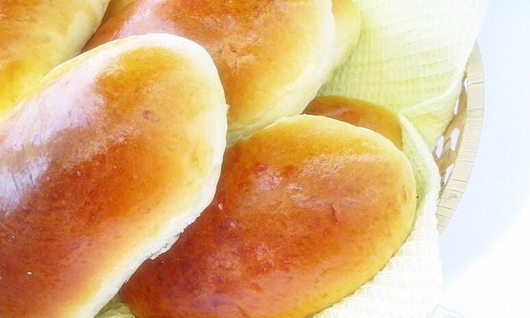 Рецепт пирожки с вишней и черной смородиной