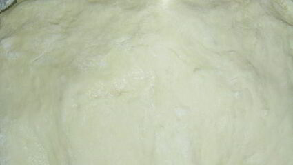 пирожки с яблоками и изюмом на сковороде