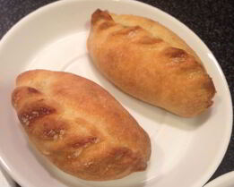 Пирожки с яблоками из творожного теста