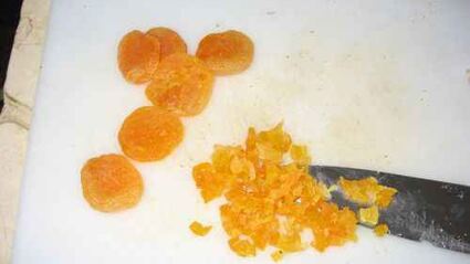 пирожки с яблоками, орехами и курагой