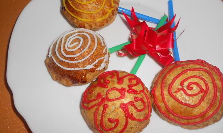 Рецепт пирожки с ягодами на палочках