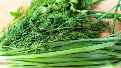 пирожки с яйцом и пряной зеленью