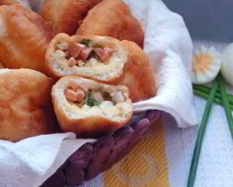 Пирожки весенние с луком и яйцом