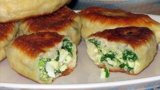 Пирожки жареные с зеленым луком и яйцом дрожжевые