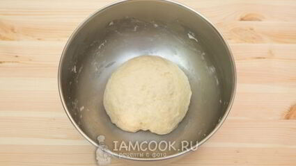 постные слоеные пирожки с квашеной капустой