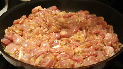 слоеные пирожки с курицей и сыром