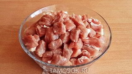 слоеные пирожки с мясом и грибами