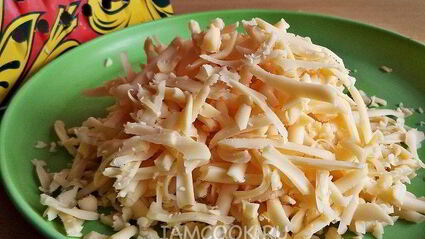 слоеные пирожки с мясом и грибами