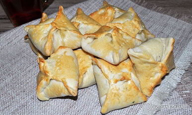Рецепт слоеные пирожки с тунцом