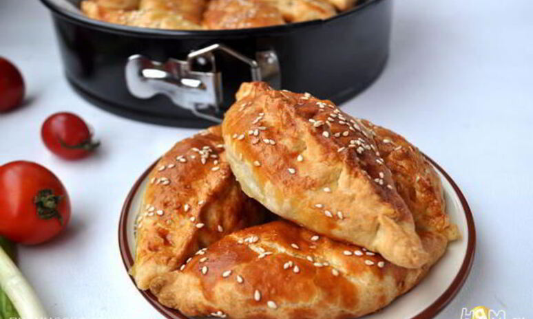 Рецепт слоеные пирожки закусочные, с куицей и пермезаном