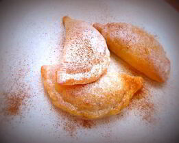 Творожные пирожки с яблоком и корицей