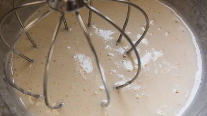 муссовое пирожное с шоколадом и маракуйей