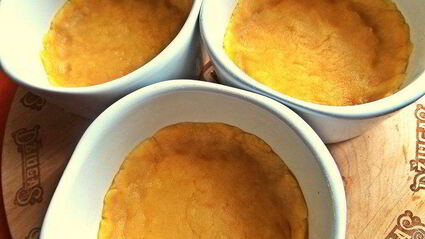 нежное пирожное с персиками