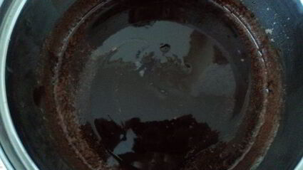 пирожное черный шоколад со взбитыми сливками