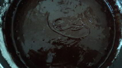 пирожное черный шоколад со взбитыми сливками