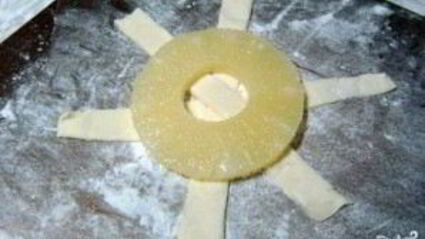 пирожное из слоеного теста