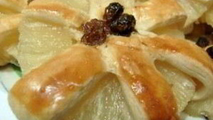 пирожное из слоеного теста