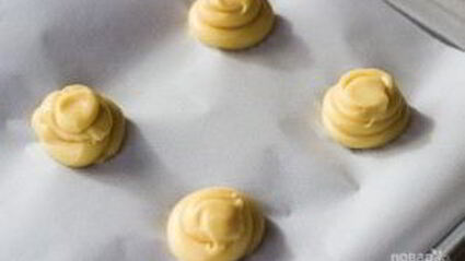 пирожное с заварным кремом