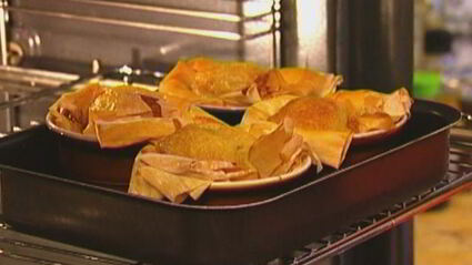 пирожные из теста фило с ванильным кремом и малиной