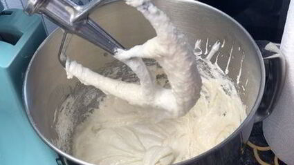 пирожные макароны на французской меренге