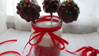 Пирожные на палочке