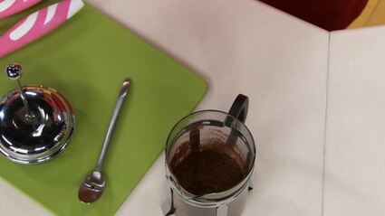 пирожные с горячим шоколадом