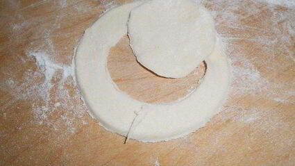 простое пирожное с клубникой